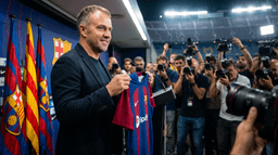 Hansi Flick renueva con el FC Barcelona hasta 2028