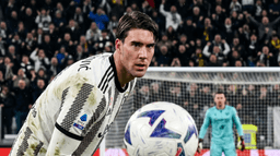 Vlahovic, en la mira del Barcelona y el Real Madrid